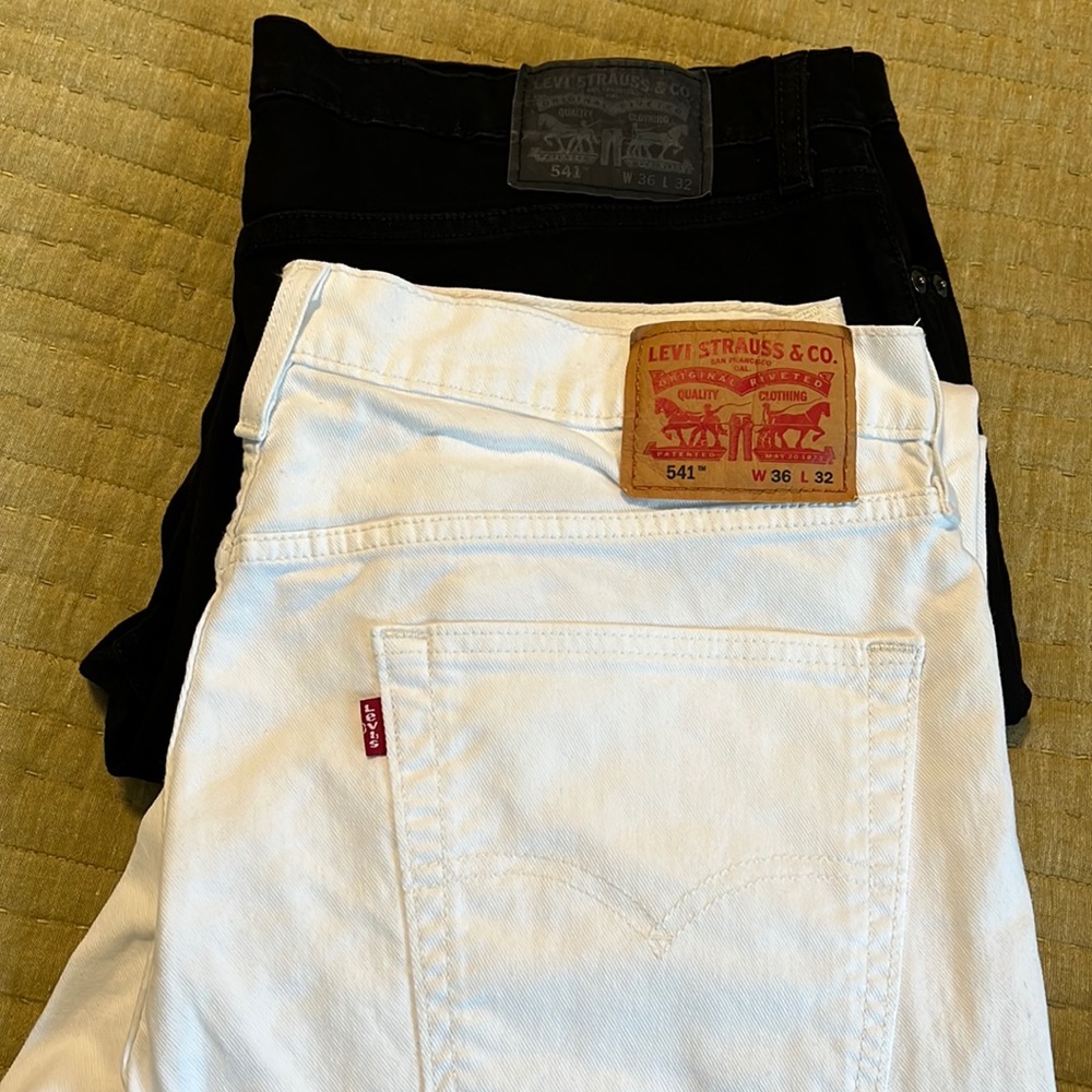 1 pair Mens Levi’s jeans White